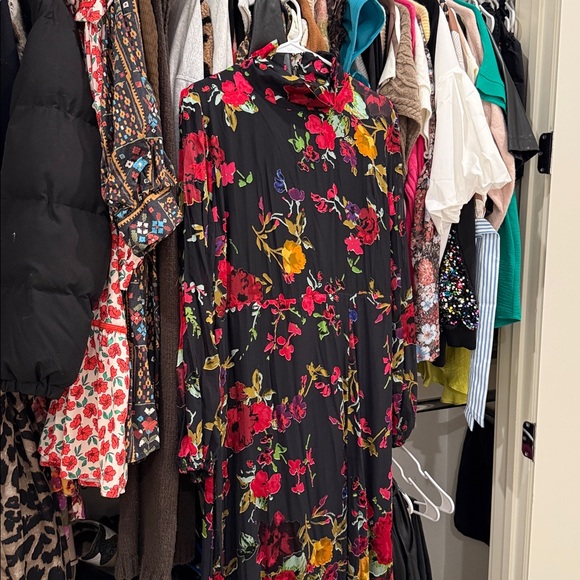 Lulus Floral Black/Red Maxi Dress w/Open back. Missing 2 buttons but easy fix - Picture 2 of 6